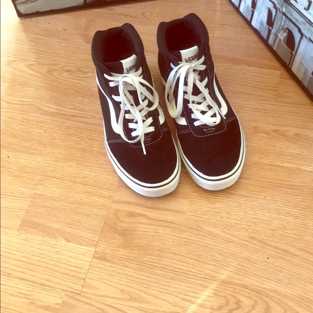 Vans “OFF THE WALL” shoes